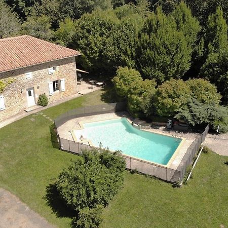 Gîte 4 personnes situé aux portes du Périgord Saint-Adjutory Extérieur photo
