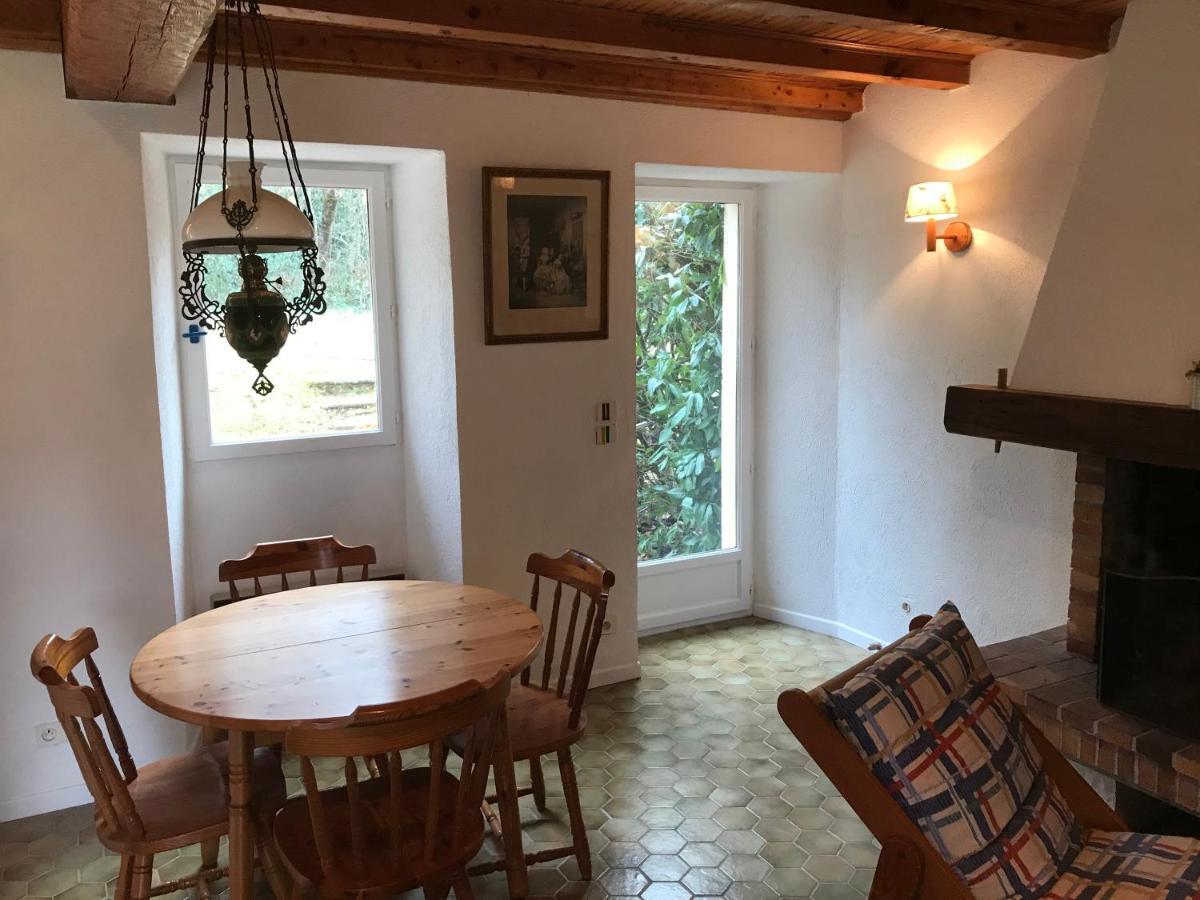 Gîte 4 personnes situé aux portes du Périgord Saint-Adjutory Extérieur photo